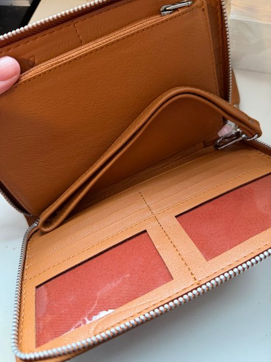 Large closed wallet #10